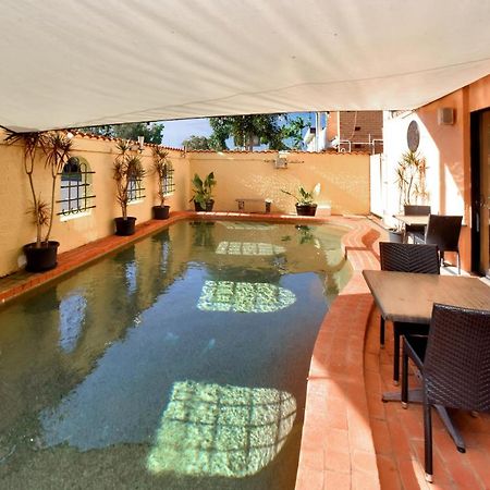 Adobe Motel Cairns Bagian luar foto