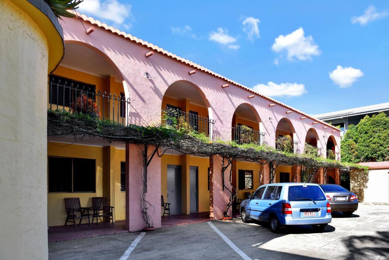 Adobe Motel Cairns Bagian luar foto